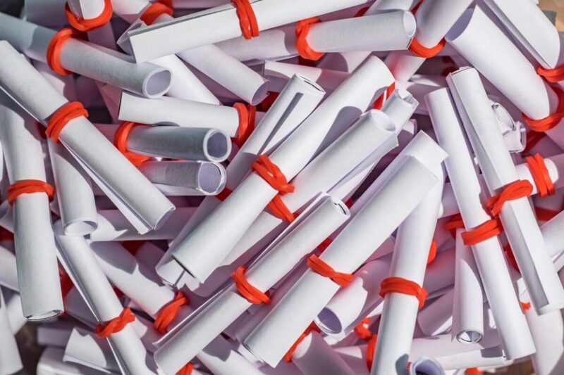 Estrazioni Lotto e SuperEnalotto: Numeri Vincenti di Venerdì 4 Luglio 2025