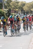 Tour de France 2025: Trionfo di Simon Yates nella Decima Tappa
