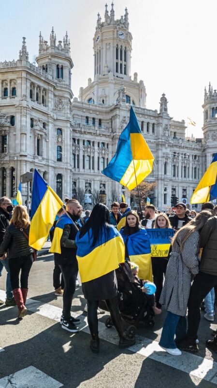 Cultura in Subbuglio: Borrelli si Dimette tra Scandali e Polemiche