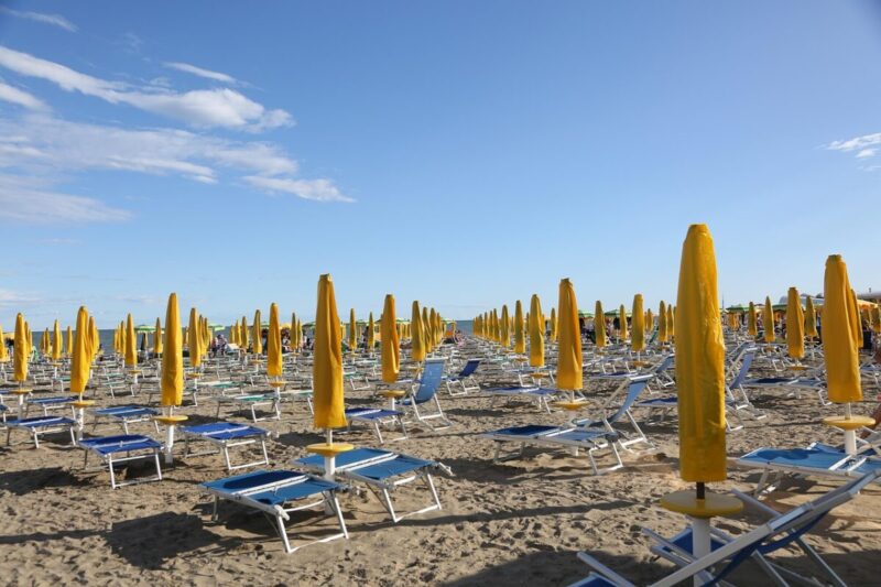 Le Frecce Tricolori Solcano i Cieli di Lignano Sabbiadoro: Spettacolo e Avvisi al Pubblico