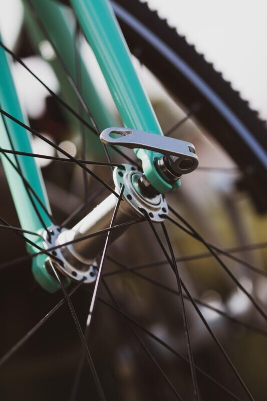 Maratona delle Dolomiti: Sfida tra le Vette con 8.000 Ciclisti al Via