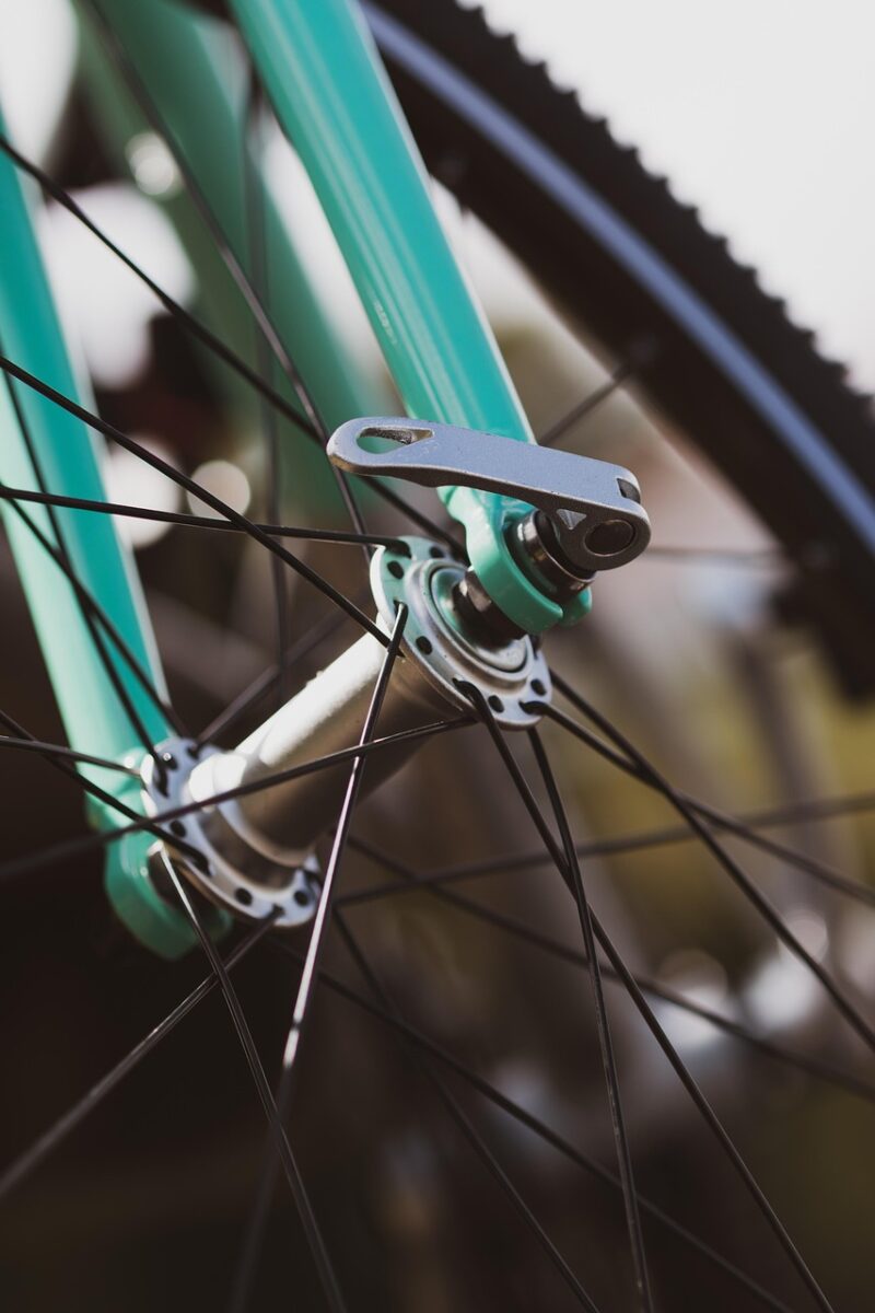 Maratona delle Dolomiti: Sfida tra le Vette con 8.000 Ciclisti al Via