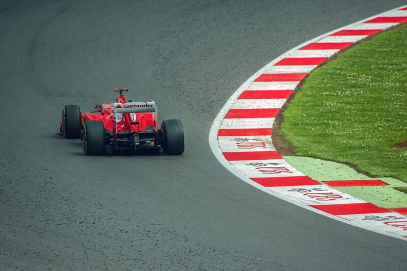 F1 Silverstone: Leclerc domina le prove libere, Hamilton torna a casa