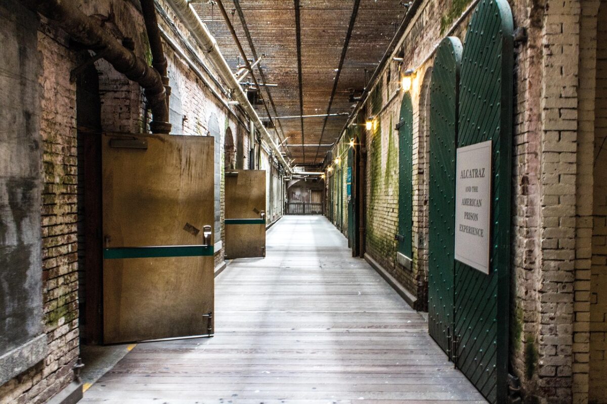 Alligator Alcatraz: il Controverso Centro per Migranti di Trump