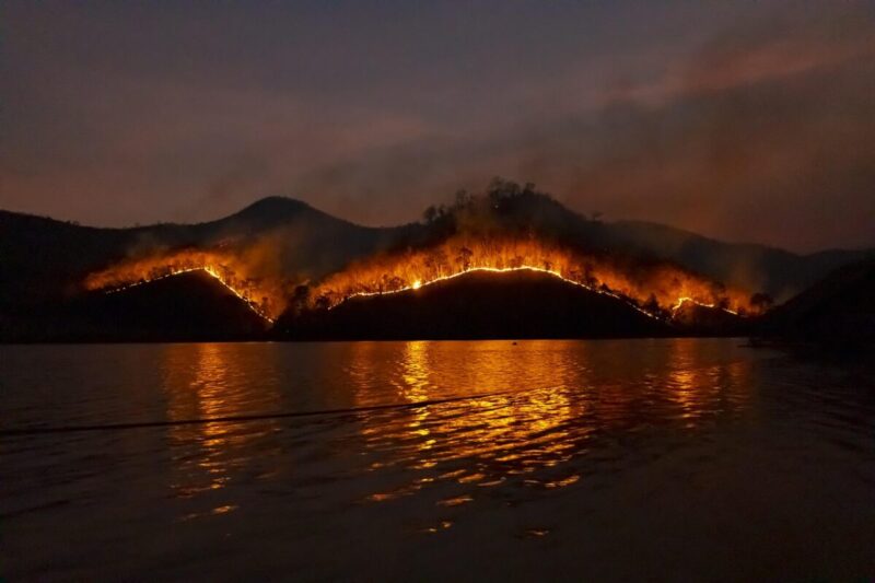 Incendio a Creta: Allarme Rientrato dopo il Panico Iniziale