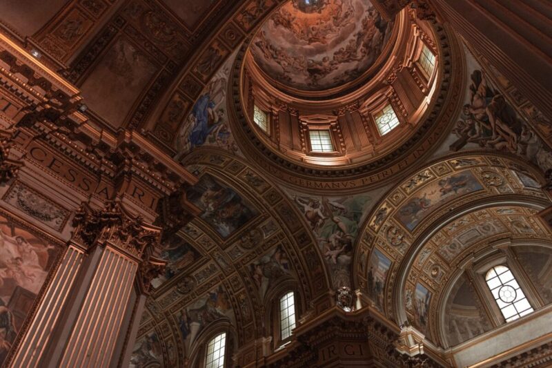 Protezioni e Azioni contro Simboli Controversi a Roma: Tra Ordinanze e Progetti Culturali