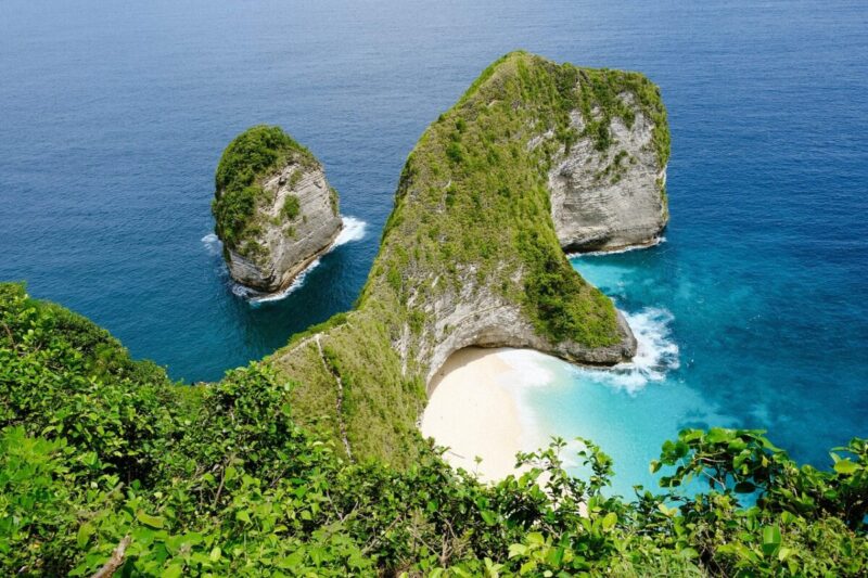 Tragedia nel Mare Indonesiano: Affonda Traghetto Direzione Bali