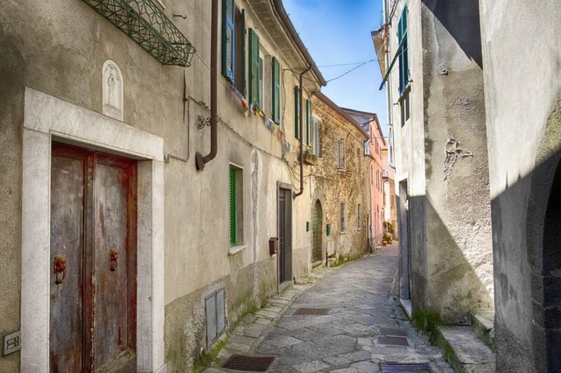 Scoprire Fosdinovo: Tra Storia, Natura e Tradizioni Locali